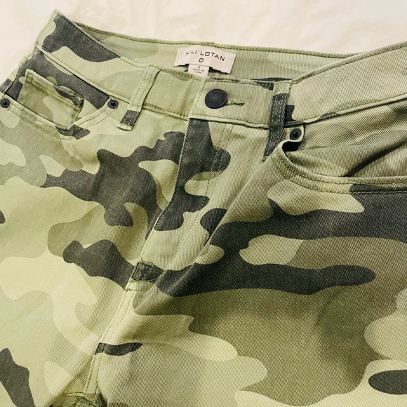 Nili Lotan for Target Camo Pants Women's Ankle Stretch size 2  - Never worn - Picture 5 of 5